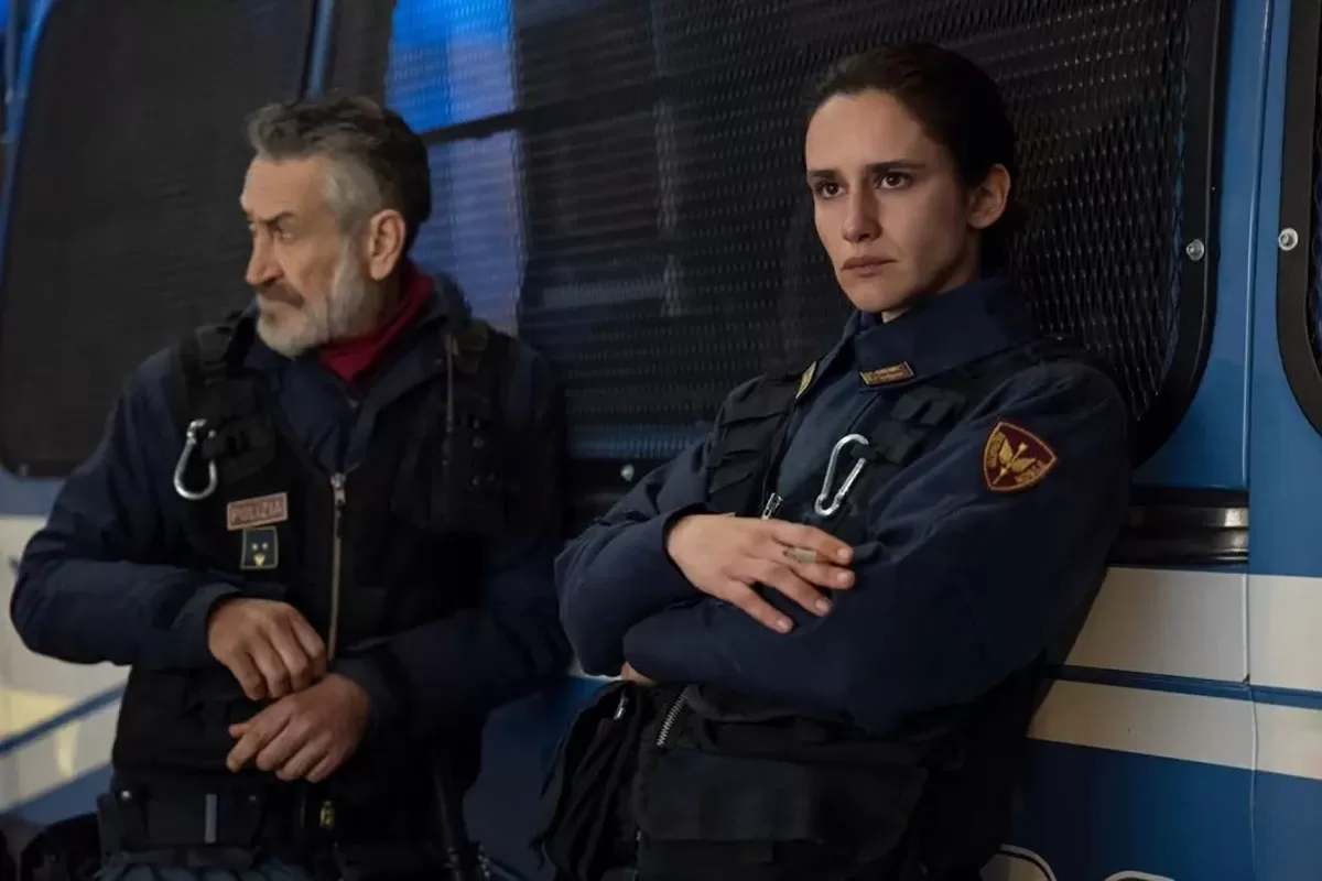 Marco Giallini e Valentina Bellè in “ACAB”, la serie tv Netflix