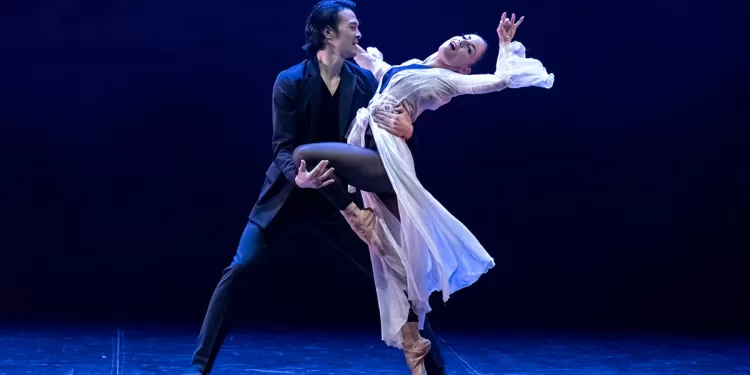 "Alles Walzer" del danzatore e coreografo Renato Zanella