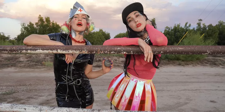 Le CocoRosie: da sinistra, Sierra e Bianca Casady. 📷 Ginger Dunnill