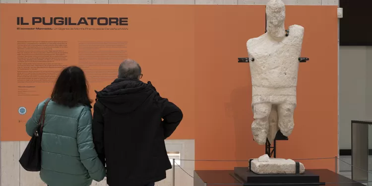 Il Pugilatore di Mont'e Prama al MAN di Madrid. ? Archivio Fondazione Mont'e Prama | Nicola Castangia
