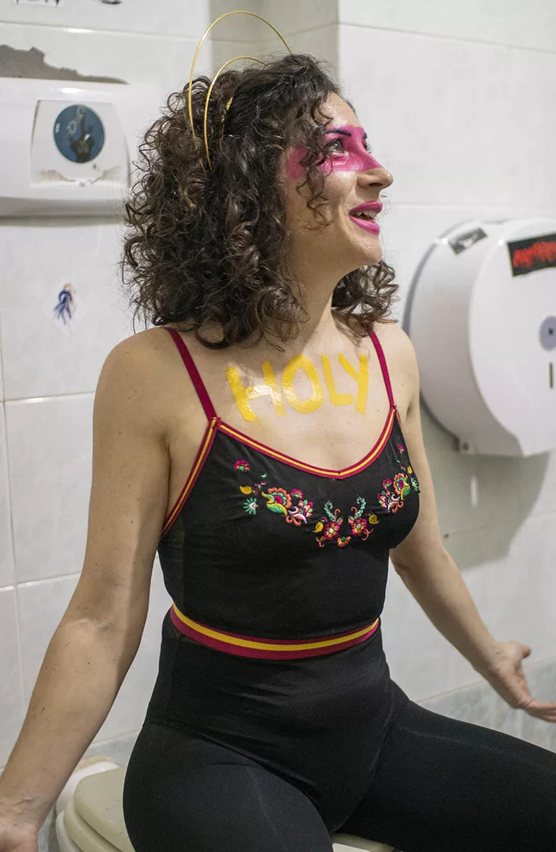 "La Super Santa – Holy lessons N. 1" con Vanessa Aroff Podda