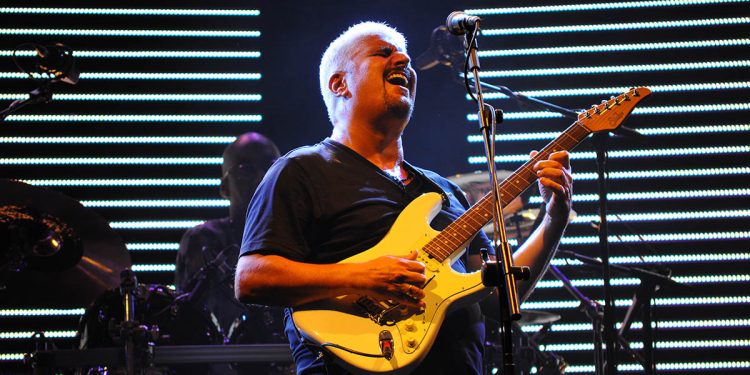 Pino Daniele. 📷 Di Matricole - commons.wikimedia.org