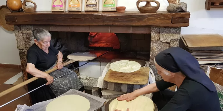 Preparazione del pane carasau