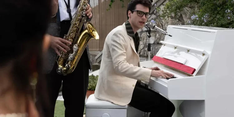 Film tv "Champagne – Peppino di Capri". ? rai.it/ufficiostampa