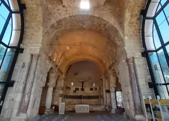 Interno della Basilica San Saturnino a Cagliari