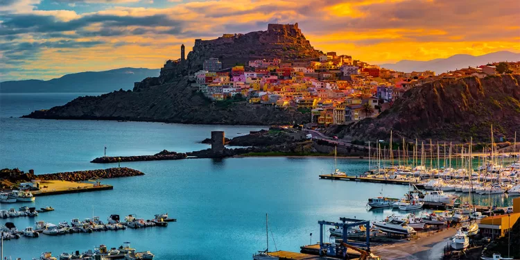 Castelsardo. ? Depositphotos