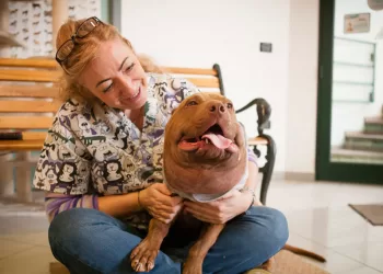La dottoressa Monica Pais con Palla. ? IB