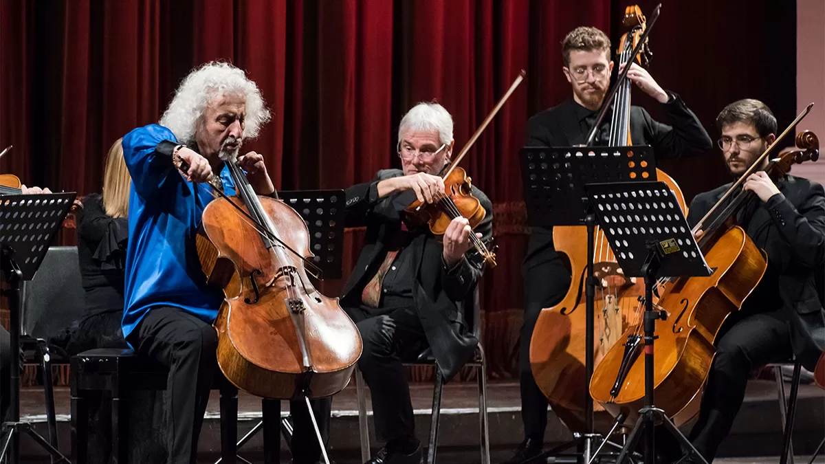 L'esibizione di Mischa Maisky con l'Orchestra del Teatro Verdi nel 2024