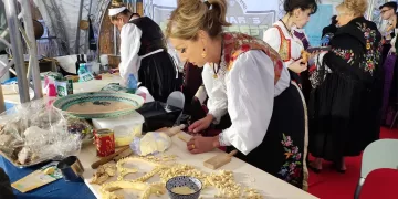 Mirtò, panificatrici al lavoro