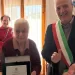 Oristano, la centenaria Maria Giusta Carta insieme all'Assessore Franceschi