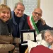 La centenaria Rosalia Moro insieme al Sindaco di Oristano, al figlio Giuseppe e alla nuora Maria Cristina