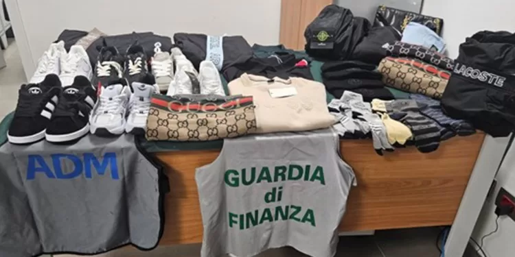 ADM, sequestro di merce contraffatta all'aeroporto di Alghero