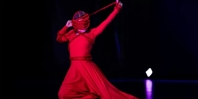 “Oscure Luminescenze” della compagnia Asmed Balleto di Sardegna