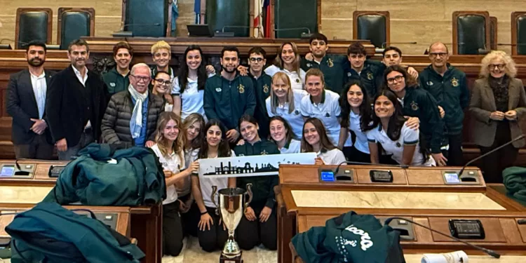 Le campionesse d’Italia di hockey Indoor-Elite dell’Amsicora celebrano lo scudetto in Consiglio comunale a Cagliari