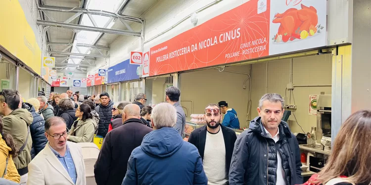 Il mercato provvisorio di piazza Nazzari a Cagliari