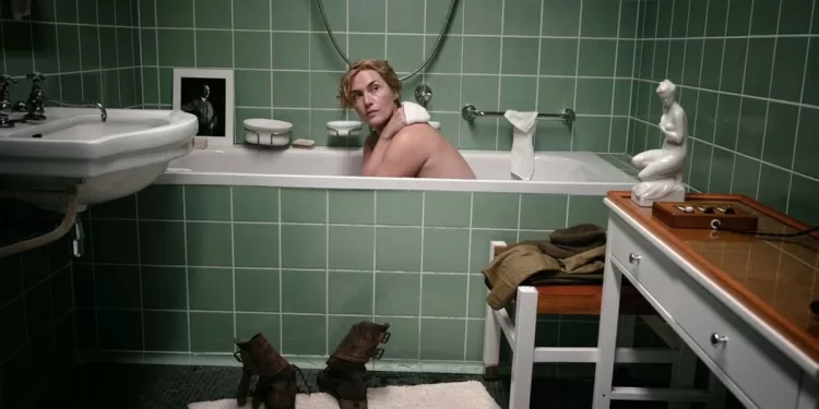 Kate Winslet nei panni della fotografa Lee Miller