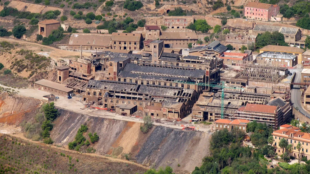 Miniera di Monteponi ad Iglesias. ? Piscedda Odilia / Alinari |  Sardegna Digital Library