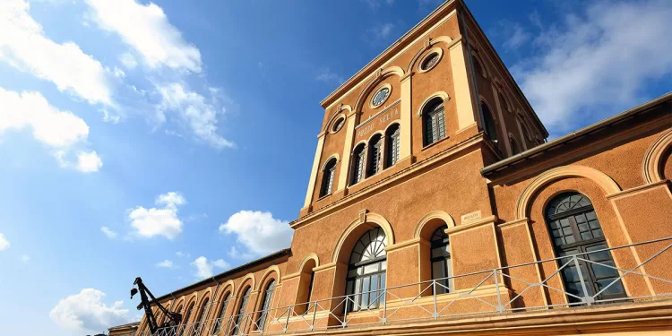 Pozzo Sella - Miniera di Monteponi ad Iglesias. ? Depositphotos