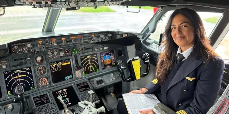 Silvia Baldussu in cabina di pilotaggio