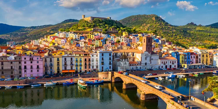 Veduta di Bosa. ? Depositphotos