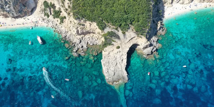 Cala dei Gabbiani nel Golfo di Orosei. ? Depositphotos