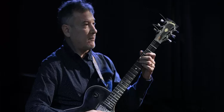 Massimo Ferra. ? Mela