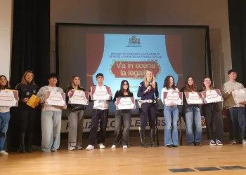 Sassari, illustrazione risultati questionario "Neanche con un fiore"