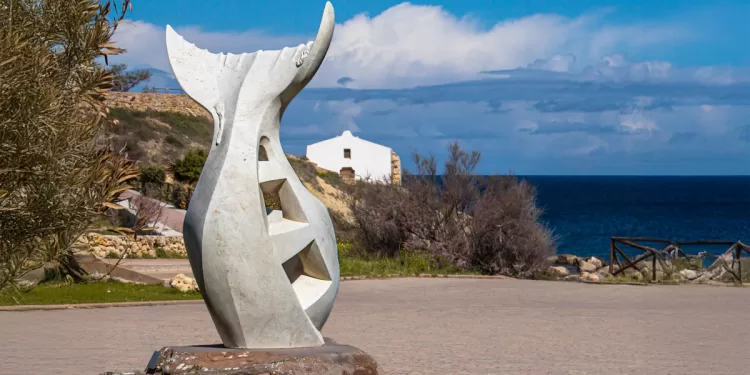 “SoNoS”, a Porto Torres la scultura dedicata alla memoria di Andrea Parodi