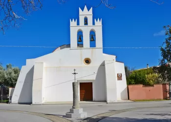 La chiesa parrocchiale Nostra Signora di Monserrato a Girasole