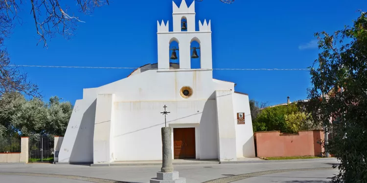 La chiesa parrocchiale Nostra Signora di Monserrato a Girasole