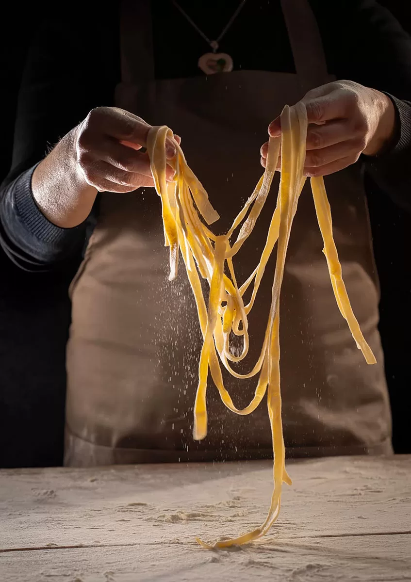 Hotel ristorante Su Barchile a Orosei, preparazione della pasta fresca