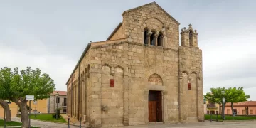 La chiesa di San Simplicio ad Olbia. 📷 Depositphotos
