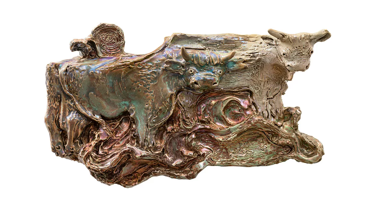 Salvatore Fancello, Bovini, 1938, terracotta smaltata decorata in policromia riflessata, 40 x 9 x 25 cm. Eredi Architetto Giancarlo Palanti, Milano