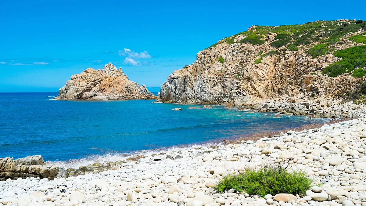 Spiaggia di Capo Pecora a Buggerru. ? Depositphotos