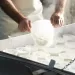 Produzione della ricotta. ? Depositphotos