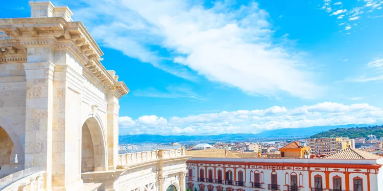 Veduta di Cagliari dal Bastione Saint Remy. ? Depositphotos