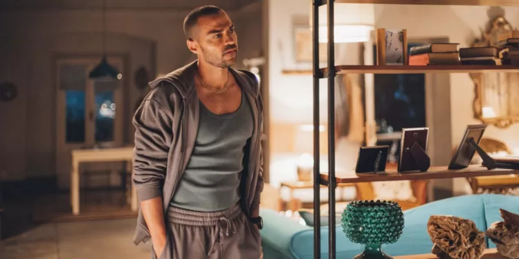 Jesse Williams in “Hotel Costiera”, serie Prime Video. ? Virginia Bettoja