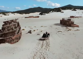 Una scena del film “Milarepa” di Louis Nero