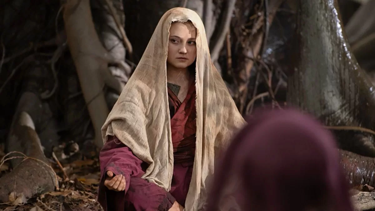 La giovane Mila (Isabelle Allen), nel film “Milarepa” di Louis Nero