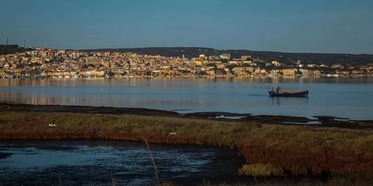 Panorama della città di Sant’Antioco. ? Depositphotos