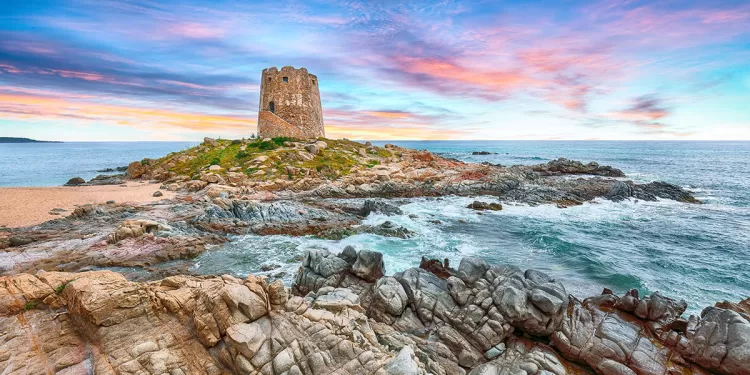 Torre di Barì a Barisardo. 📷 Depositphotos