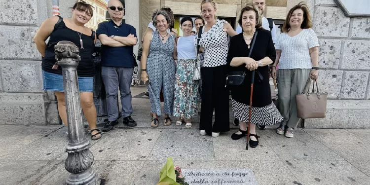 Cagliari, la pietra ricordo in via Roma
