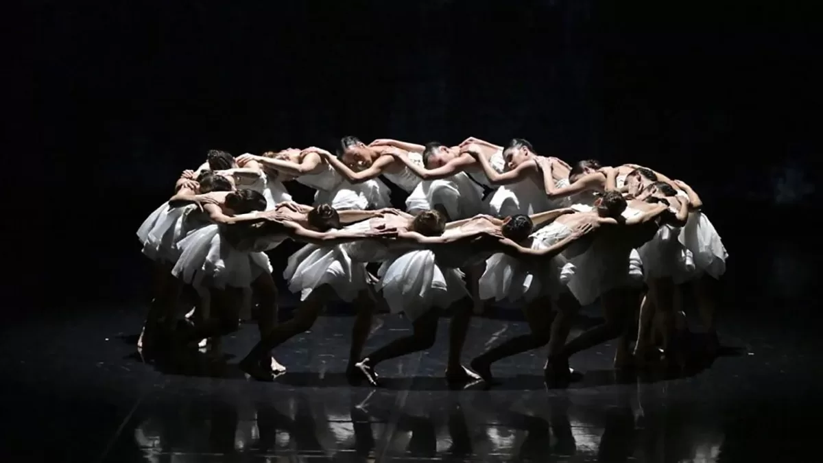 "Il lago dei cigni" del Ballet Preljocaj