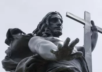 La statua del Cristo Redentore a Nuoro. Foto Depositphotos