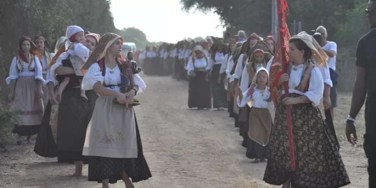 Le donne di Cabras aprono i festeggiamenti di San Salvatore 2025