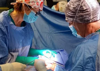 L’équipe del reparto di Chirurgia dell’ospedale di Lanusei al lavoro