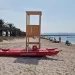 La postazione di salvamento a mare nella spiaggia di Cuguttu ad Alghero