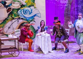 Rassegna Scuole al Teatro Verdi: "Alice nel paese delle meraviglie"