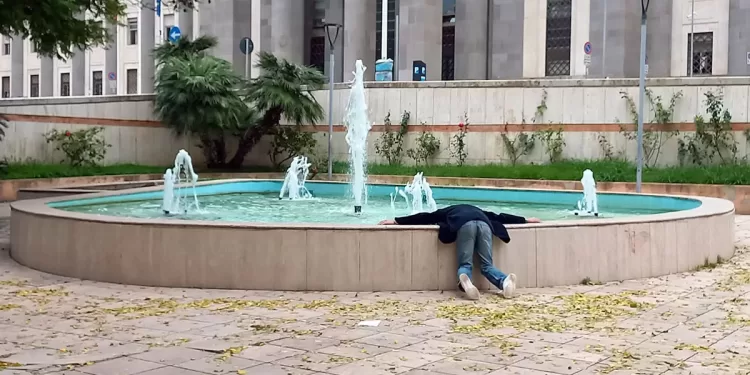 Senza Confini Di Pelle “Anarchivio Debord – Lo spettacolo della società”