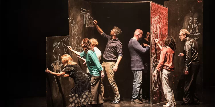 "Empty Floor" della imPerfect Dancers Company. Foto Carla Falconetti